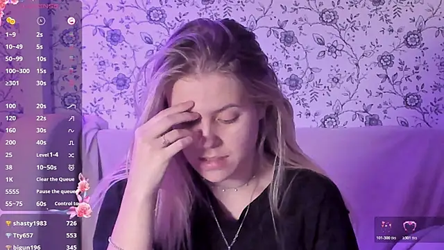 AngelAnty online show from December 21, 2025, 2:46 pm