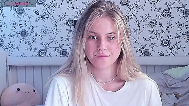 AngelAnty online show from June 25, 2026, 1:04 pm