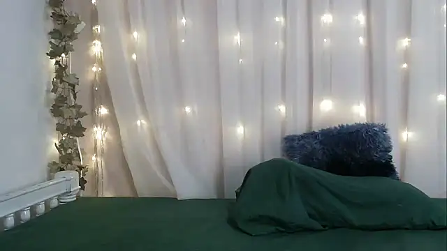 Snapshot of angelainparis28 chatting on October 11, 2025, 4:55 am angelainparis28 online show from October 11, 2025, 4:55 am