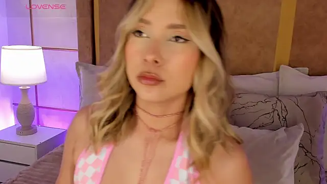GretaVelvet online show from August 4, 2026, 7:27 pm