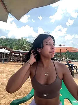 Snapshot of lynn9000 chatting on September 18, 2025, 4:42 pm lynn9000 online show from September 18, 2025, 4:42 pm