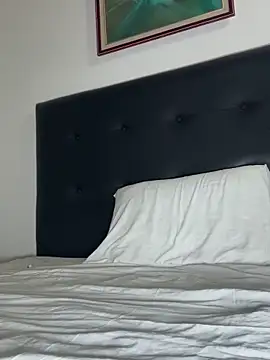 Snapshot of lynn9000 chatting on December 2, 2025, 12:27 am lynn9000 online show from December 2, 2025, 12:27 am