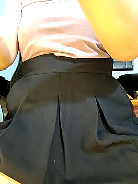 Bee sweet online show from June 14, 2026, 5:26 pm