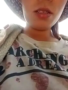 Snapshot of cicnci chatting on December 3, 2025, 4:20 am cicnci online show from December 3, 2025, 4:20 am