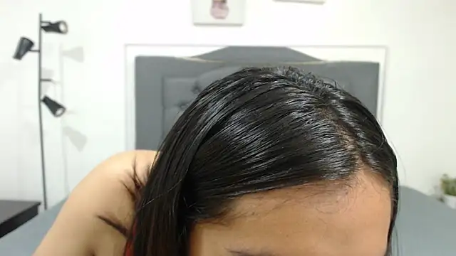 Snapshot of Janne_ chatting on October 4, 2025, 3:37 am Janne online show from October 4, 2025, 3:37 am