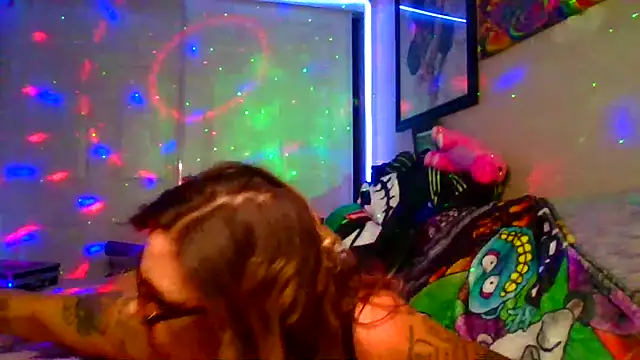 Snapshot of SparklesB1tch chatting on November 29, 2025, 6:55 pm SparklesB1tch online show from November 29, 2025, 6:55 pm