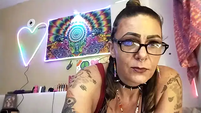 SparklesB1tch online show from May 5, 2026, 12:02 pm