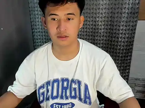 Snapshot of Adim-pinoy146 chatting on May 12, 2026, 8:44 am Adim-pinoy146 online show from May 12, 2026, 8:44 am