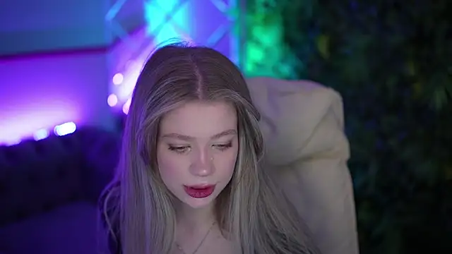 SandyLayy online show from April 30, 2026, 1:06 pm