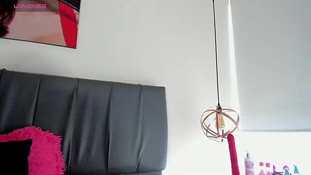 Snapshot of iisabella_noa chatting on June 5, 2026, 12:44 pm iisabella noa online show from June 5, 2026, 12:44 pm
