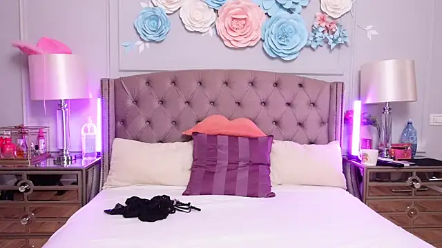 Snapshot of JenniferLovve chatting on July 10, 2026, 4:39 am JenniferLovve online show from July 10, 2026, 4:39 am