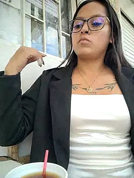 Snapshot of LunaHot_777 chatting on October 4, 2025, 8:29 pm LunaHot 777 online show from October 4, 2025, 8:29 pm