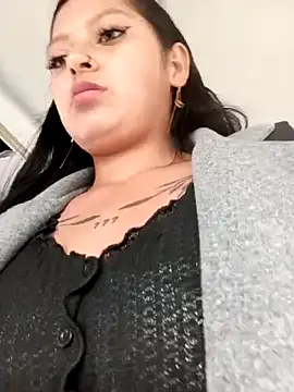 LunaHot 777 online show from March 5, 2026, 7:32 pm