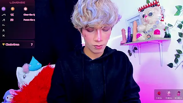 Cooperrosscute233 online show from October 17, 2025, 2:41 pm