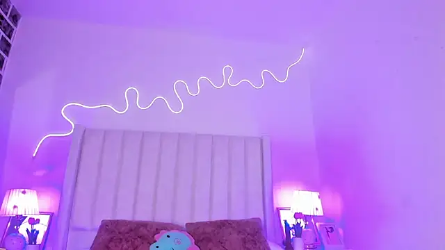 charlotreid online show from December 3, 2025, 7:34 pm