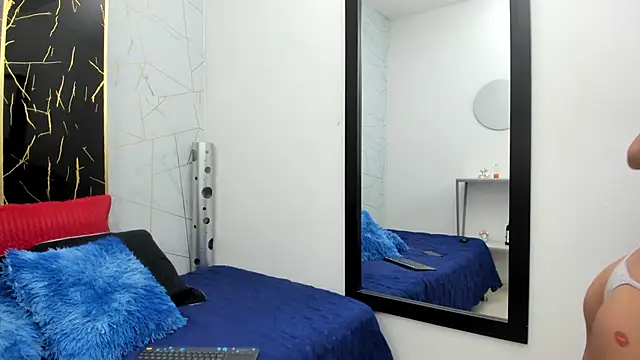 Snapshot of HannaHot_69 chatting on October 5, 2025, 12:47 pm HannaHot 69 online show from October 5, 2025, 12:47 pm