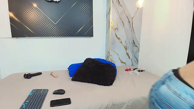 Snapshot of HannaHot_69 chatting on November 19, 2025, 11:32 am HannaHot 69 online show from November 19, 2025, 11:32 am