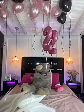 MystiqueXXX online show from November 7, 2025, 1:22 pm