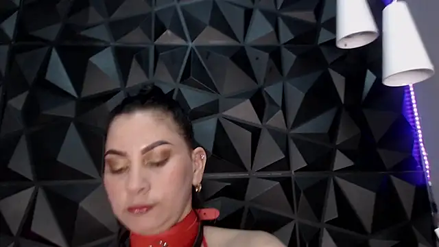 Snapshot of helenasaenz chatting on October 29, 2025, 12:40 pm helenasaenz online show from October 29, 2025, 12:40 pm