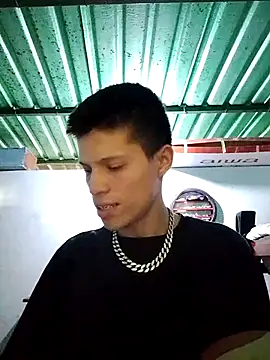 Snapshot of elinnki chatting on December 5, 2025, 8:05 pm elinnki online show from December 5, 2025, 8:05 pm