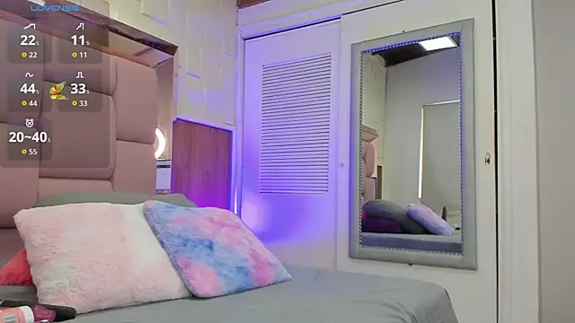 Snapshot of valeriahenao1 chatting on October 18, 2025, 7:14 pm valeriahenao1 online show from October 18, 2025, 7:14 pm