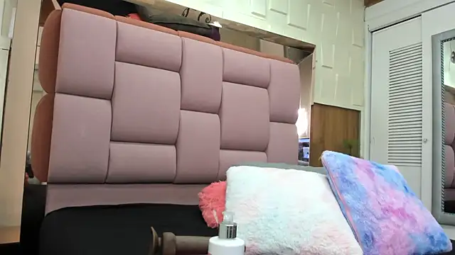 Snapshot of valeriahenao1 chatting on November 11, 2025, 7:14 pm valeriahenao1 online show from November 11, 2025, 7:14 pm