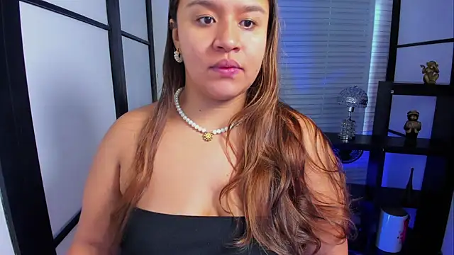 ElaBourn  online show from September 28, 2025, 1:16 pm