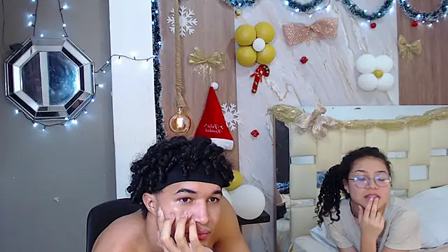 Snapshot of fire_and_moon chatting on December 17, 2025, 6:08 am fire and moon online show from December 17, 2025, 6:08 am