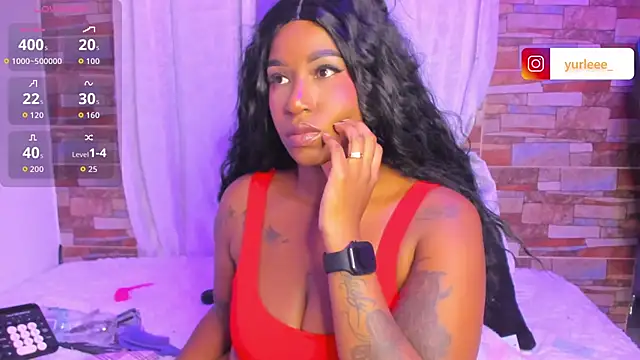 Brandy brown  online show from April 26, 2026, 1:14 am