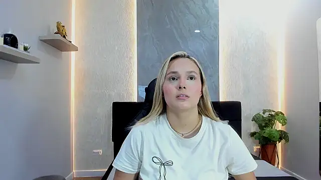 Snapshot of Emmaa_white_ chatting on May 25, 2026, 5:30 pm Emmaa white online show from May 25, 2026, 5:30 pm