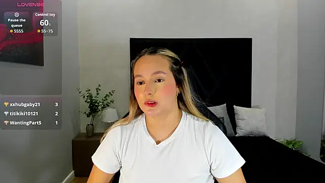 Snapshot of Emmaa_white_ chatting on July 24, 2026, 5:33 pm Emmaa white online show from July 24, 2026, 5:33 pm