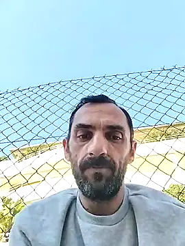 hotmen83 online show from October 18, 2025, 9:21 am