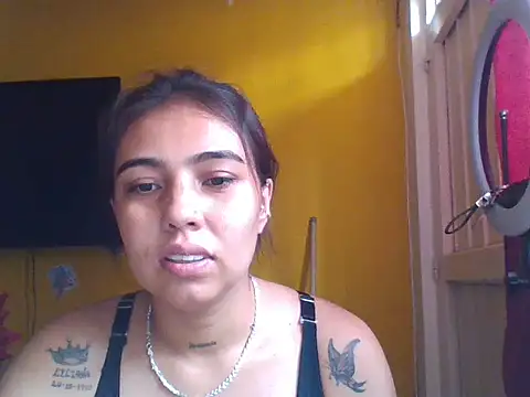 EmmaSplycer02 online show from April 28, 2026, 6:35 pm