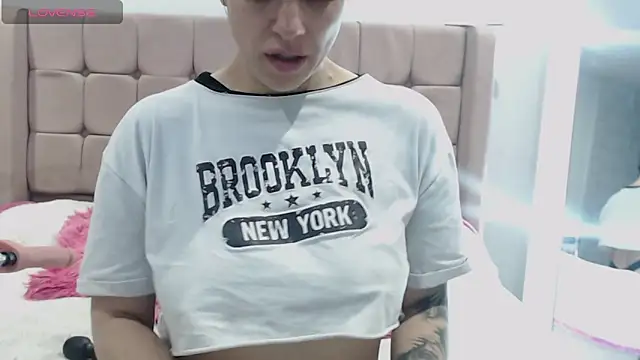 Snapshot of HotAss_Hally chatting on September 12, 2025, 9:42 am HotAss Hally online show from September 12, 2025, 9:42 am