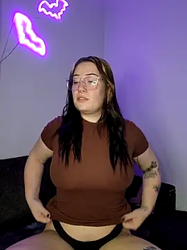 Snapshot of HarleyDemon666 chatting on December 5, 2025, 1:47 am HarleyDemon666 online show from December 5, 2025, 1:47 am