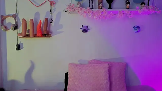 Snapshot of zoelight18 chatting on October 10, 2025, 9:19 am zoelight18 online show from October 10, 2025, 9:19 am