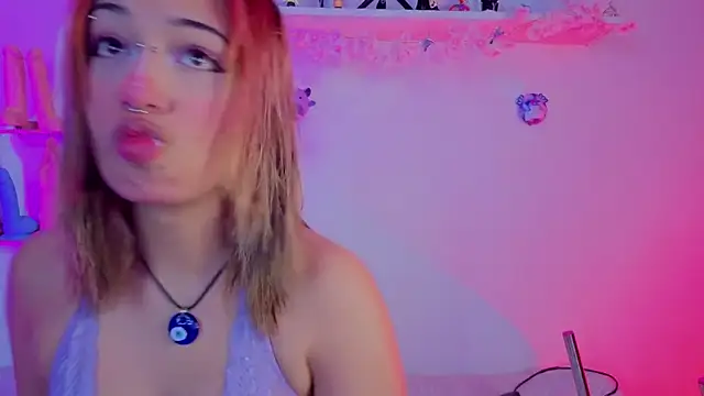 Snapshot of zoelight18 chatting on December 3, 2025, 7:12 pm zoelight18 online show from December 3, 2025, 7:12 pm