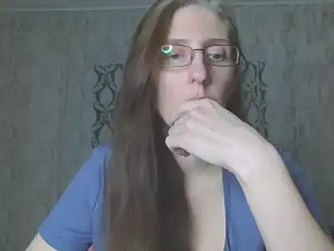 CandiCole online show from November 23, 2025, 4:12 am