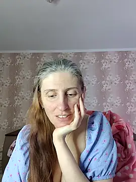 CandiCole online show from June 5, 2026, 3:13 am