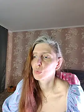 CandiCole online show from June 5, 2026, 7:03 am
