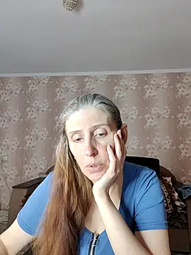 CandiCole online show from July 2, 2026, 5:57 am
