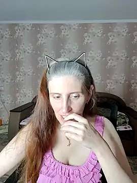 CandiCole online show from August 1, 2026, 6:56 am
