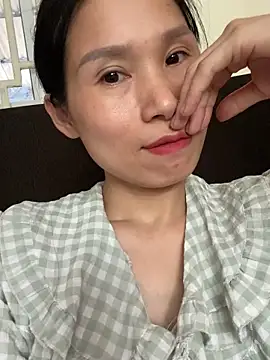 Snapshot of MinHiNi chatting on September 18, 2025, 7:21 am MinHiNi online show from September 18, 2025, 7:21 am