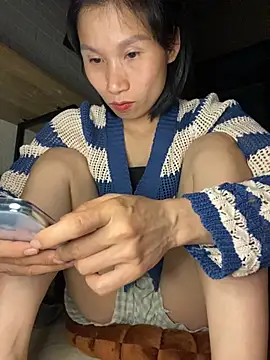 Snapshot of MinHiNi chatting on December 22, 2025, 4:26 pm MinHiNi online show from December 22, 2025, 4:26 pm