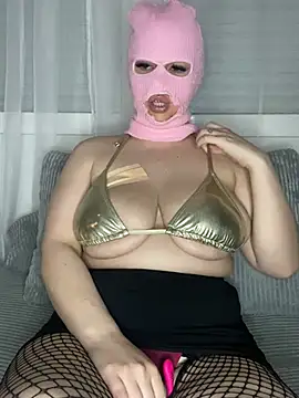 Snapshot of emiliafrancaise chatting on March 5, 2026, 7:48 am emiliafrancaise online show from March 5, 2026, 7:48 am