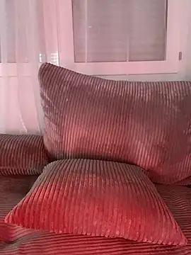 Snapshot of emiliafrancaise chatting on March 9, 2026, 8:29 am emiliafrancaise online show from March 9, 2026, 8:29 am