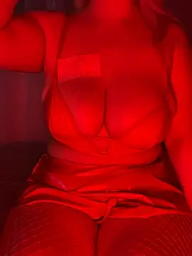 Snapshot of emiliafrancaise chatting on March 9, 2026, 9:08 pm emiliafrancaise online show from March 9, 2026, 9:08 pm