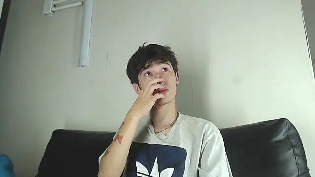 Snapshot of _DantFox_ chatting on September 22, 2025, 7:27 pm DantFox online show from September 22, 2025, 7:27 pm