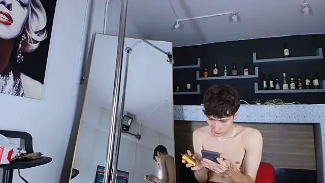 Snapshot of _DantFox_ chatting on October 5, 2025, 2:43 am DantFox online show from October 5, 2025, 2:43 am