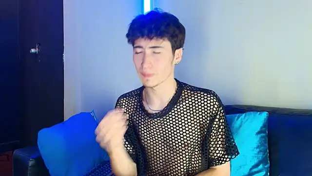 Snapshot of _DantFox_ chatting on October 26, 2025, 8:15 pm DantFox online show from October 26, 2025, 8:15 pm